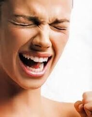 Η νευρικότητα μιας γυναίκας είναι σύμπτωμα της παρουσίας παρασίτων